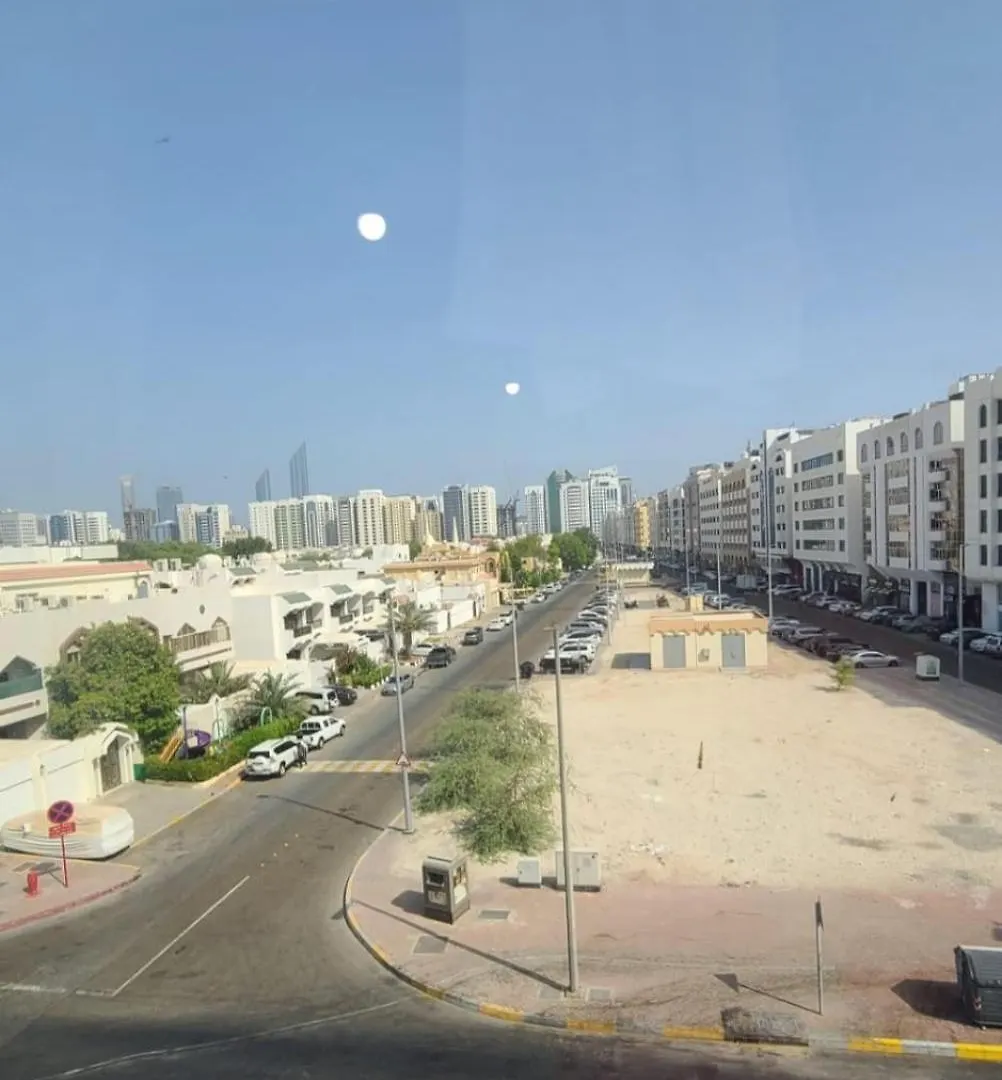Hazza Bin Zayed The First Street Daire Abu Dabi